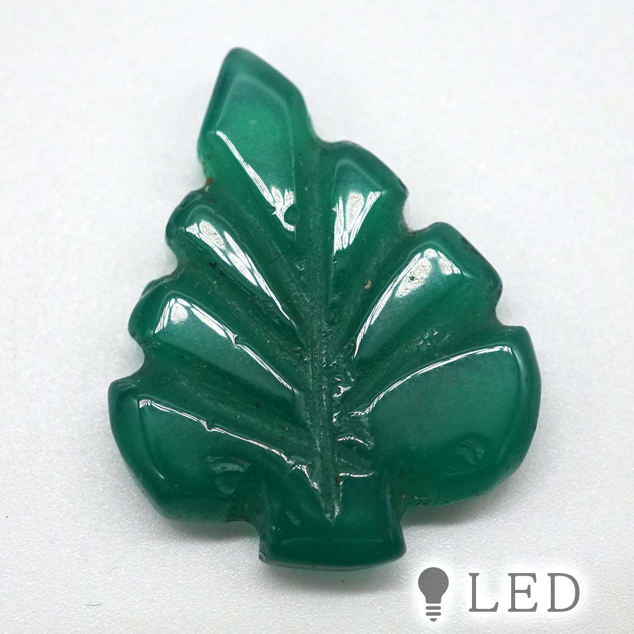 グリーンアゲート 彫刻 21×28mm 17.53ct