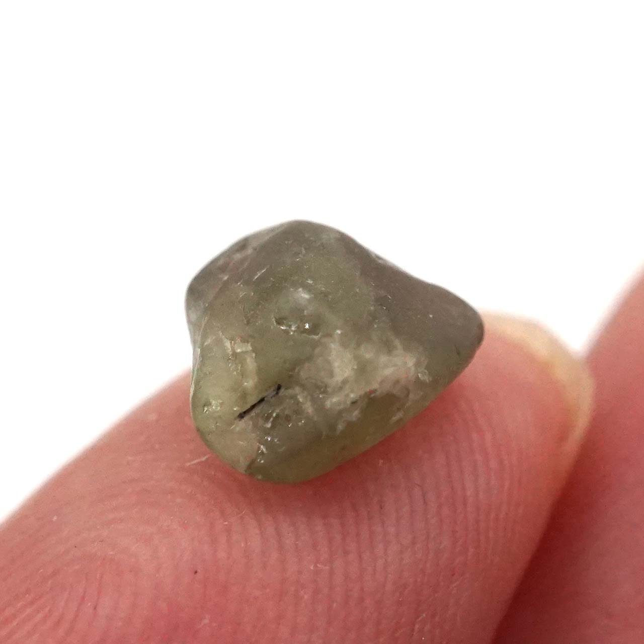 グリーンサファイア 原石 約8×7.6mm 2.53ct