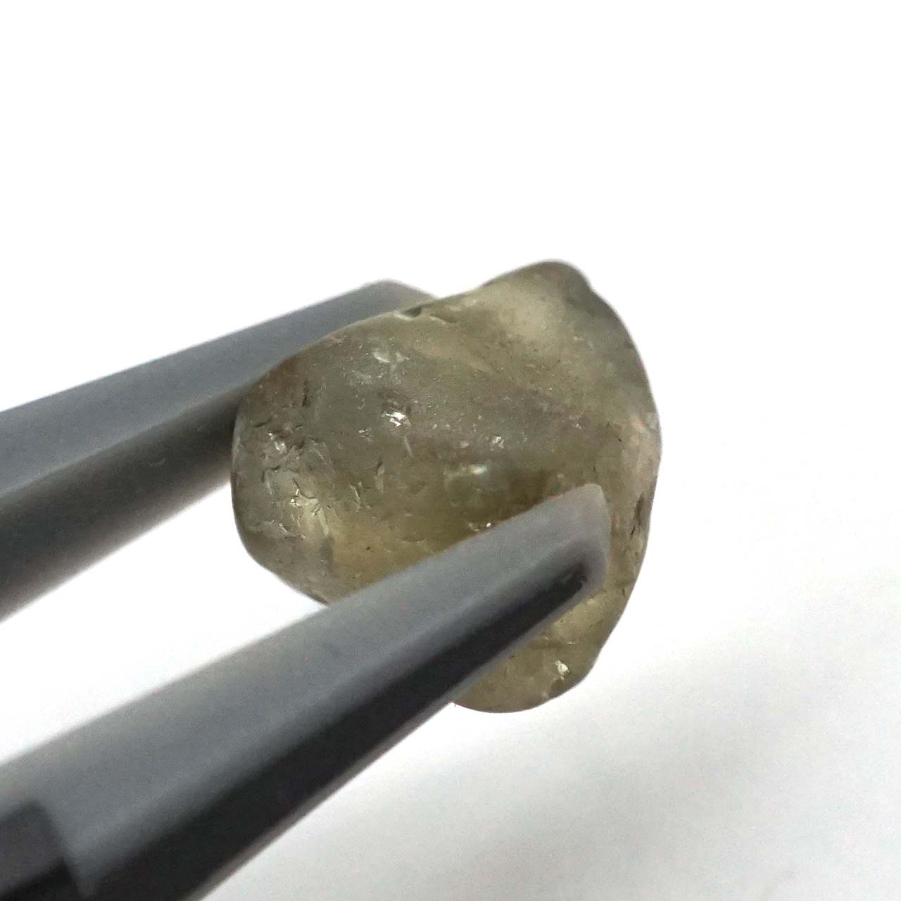 グリーンサファイア 原石 約8×7.6mm 2.53ct