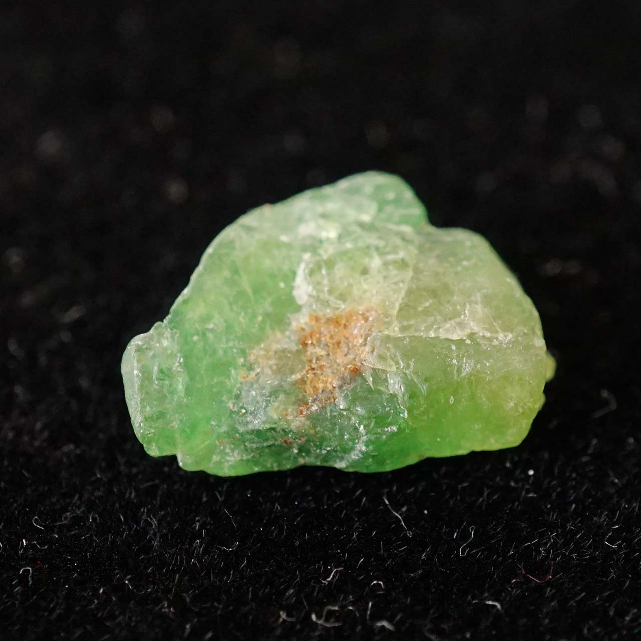 グリーンガーネット(グロッシュラーガーネット) 原石 約9.8×12.8 mm 5.62ct