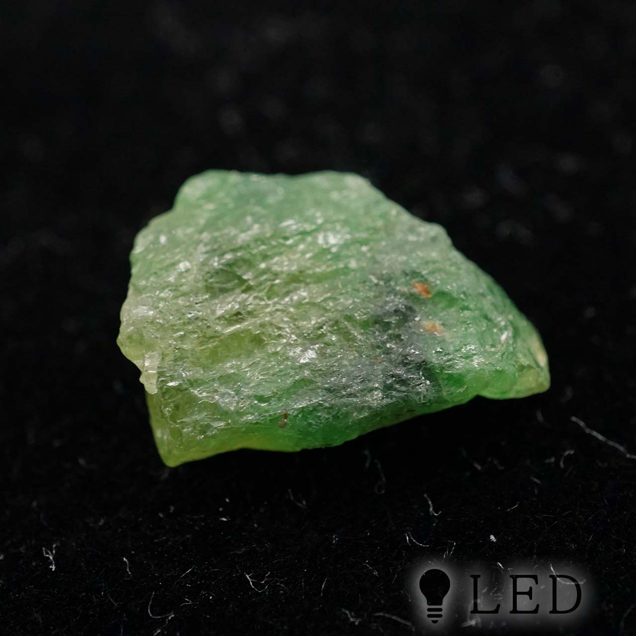 グリーンガーネット(グロッシュラーガーネット) 原石 約9.8×12.8 mm 5.62ct
