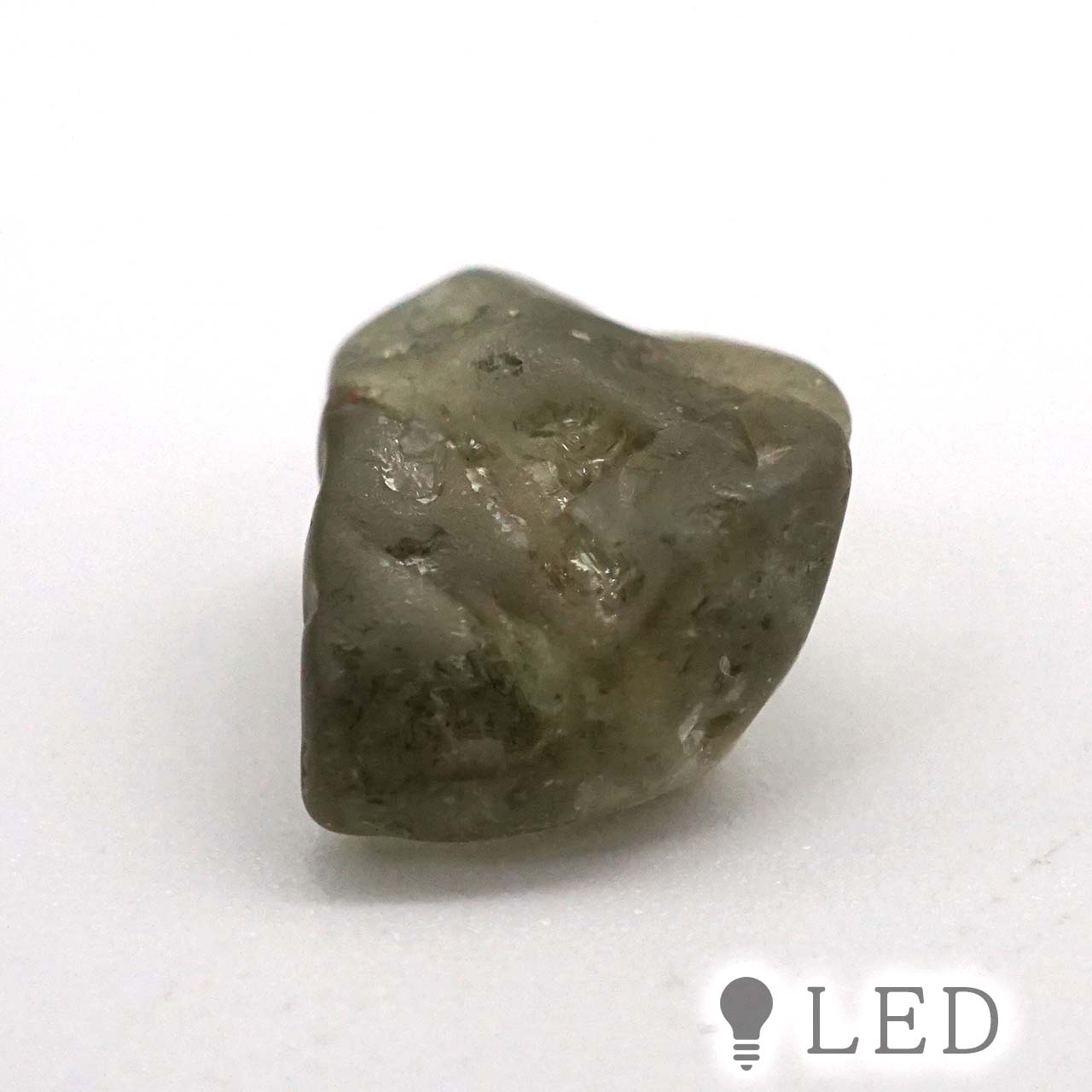 グリーンサファイア 原石 約8×7.6mm 2.53ct