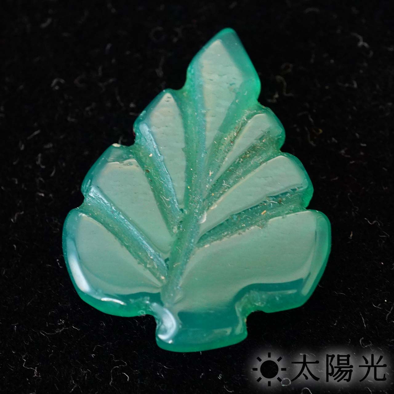グリーンアゲート 彫刻 21×28mm 17.53ct