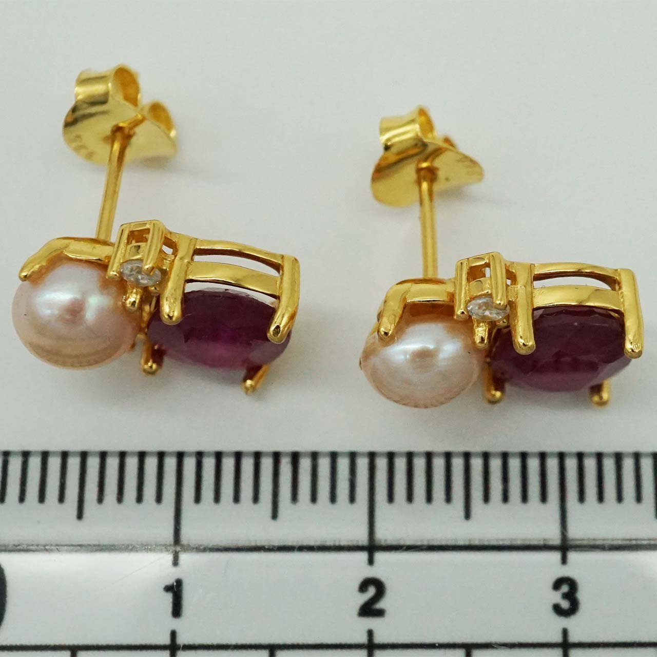 ルビーとピンクパールのスタッドピアス スターリングシルバー