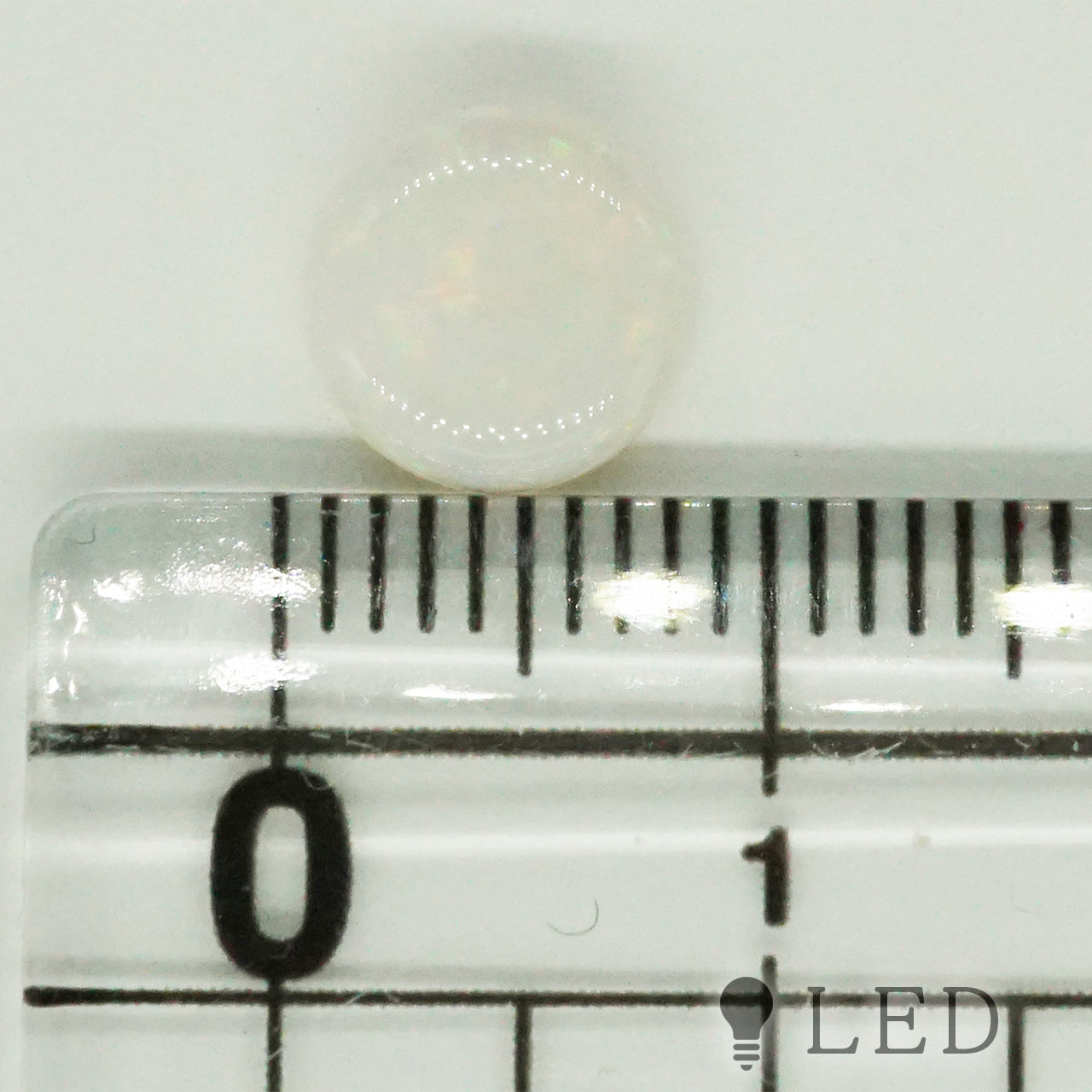 ホワイトオパール ラウンドカボション 8mm
