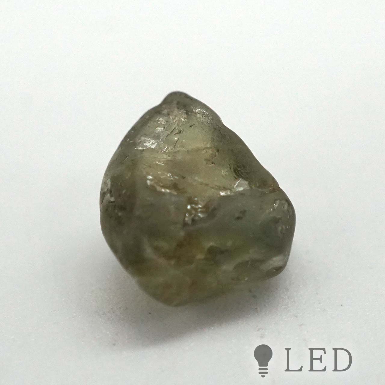 グリーンサファイア 原石 約8×7.6mm 2.53ct – amachidori